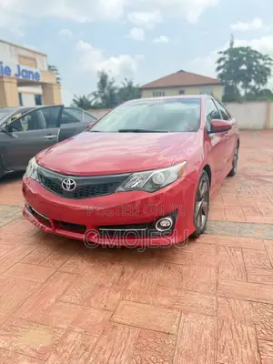 Toyota Camry SE V6 4dr Sedan (3.5L 6cyl 6A) 2013 Red