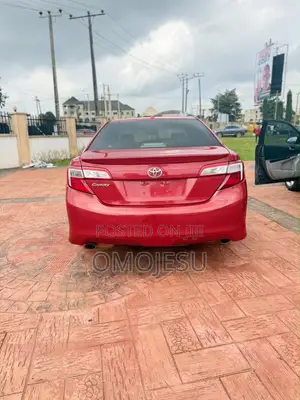 Toyota Camry SE V6 4dr Sedan (3.5L 6cyl 6A) 2013 Red