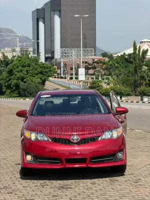 Toyota Camry SE 4dr Sedan (2.5L 4cyl 6A) 2013 Red