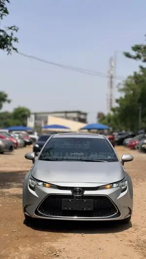 Toyota Corolla 2022 Silver