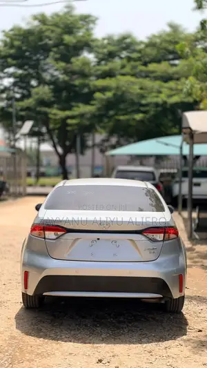 Toyota Corolla 2022 Silver