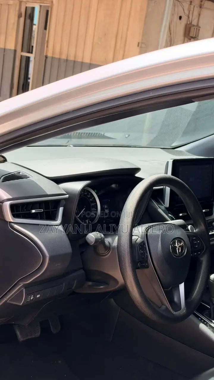 Toyota Corolla 2022 Silver