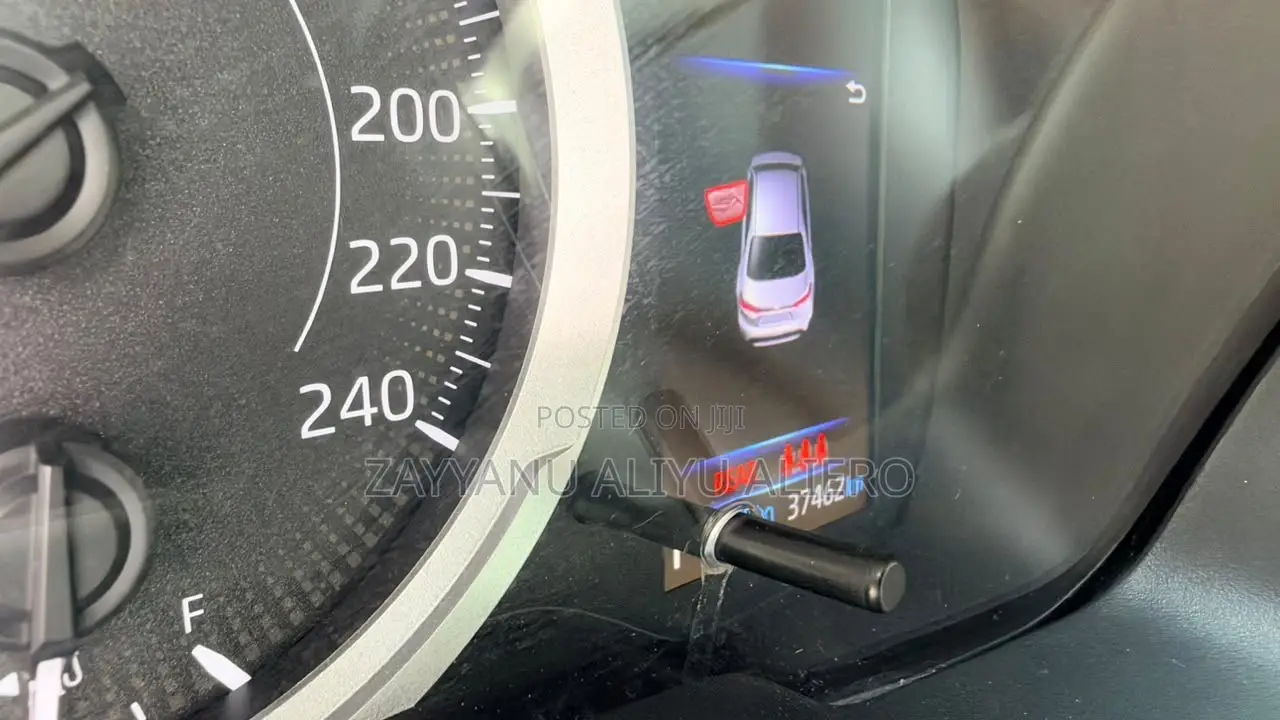 Toyota Corolla 2022 Silver