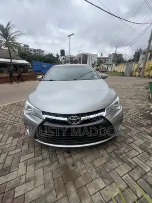 Toyota Camry 2016 Silver