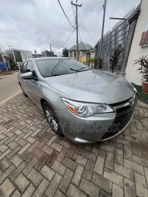 Toyota Camry 2016 Silver