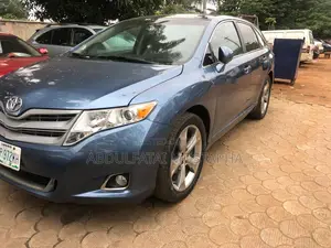 Toyota Venza XLE 2011 Blue