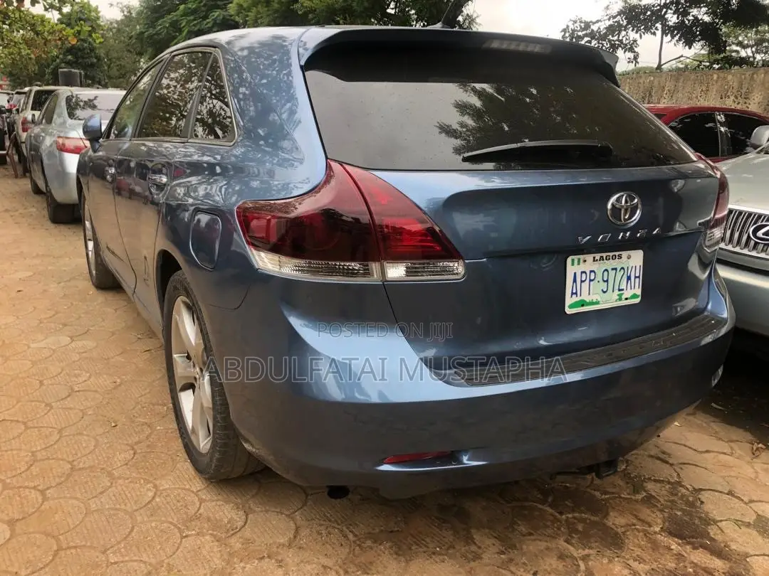 Toyota Venza XLE 2011 Blue