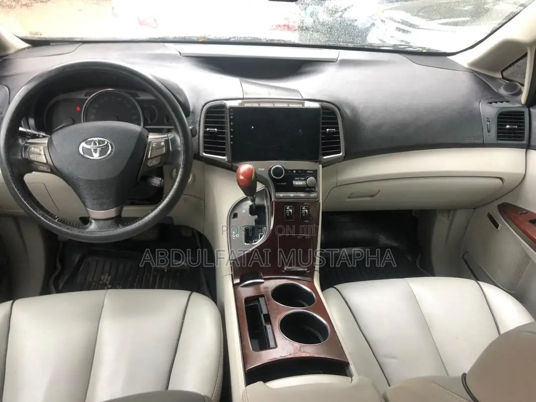Toyota Venza XLE 2011 Blue