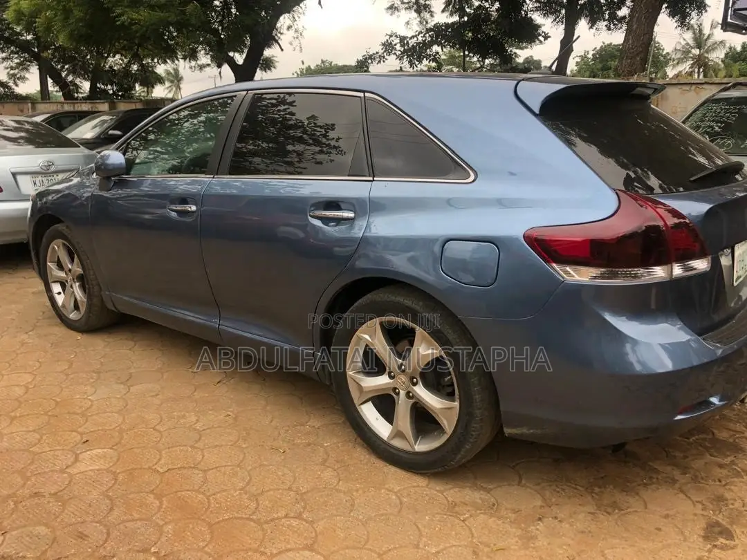 Toyota Venza XLE 2011 Blue