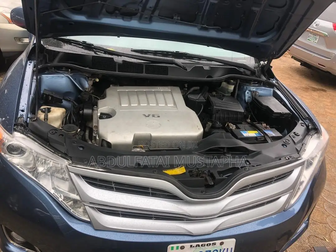 Toyota Venza XLE 2011 Blue