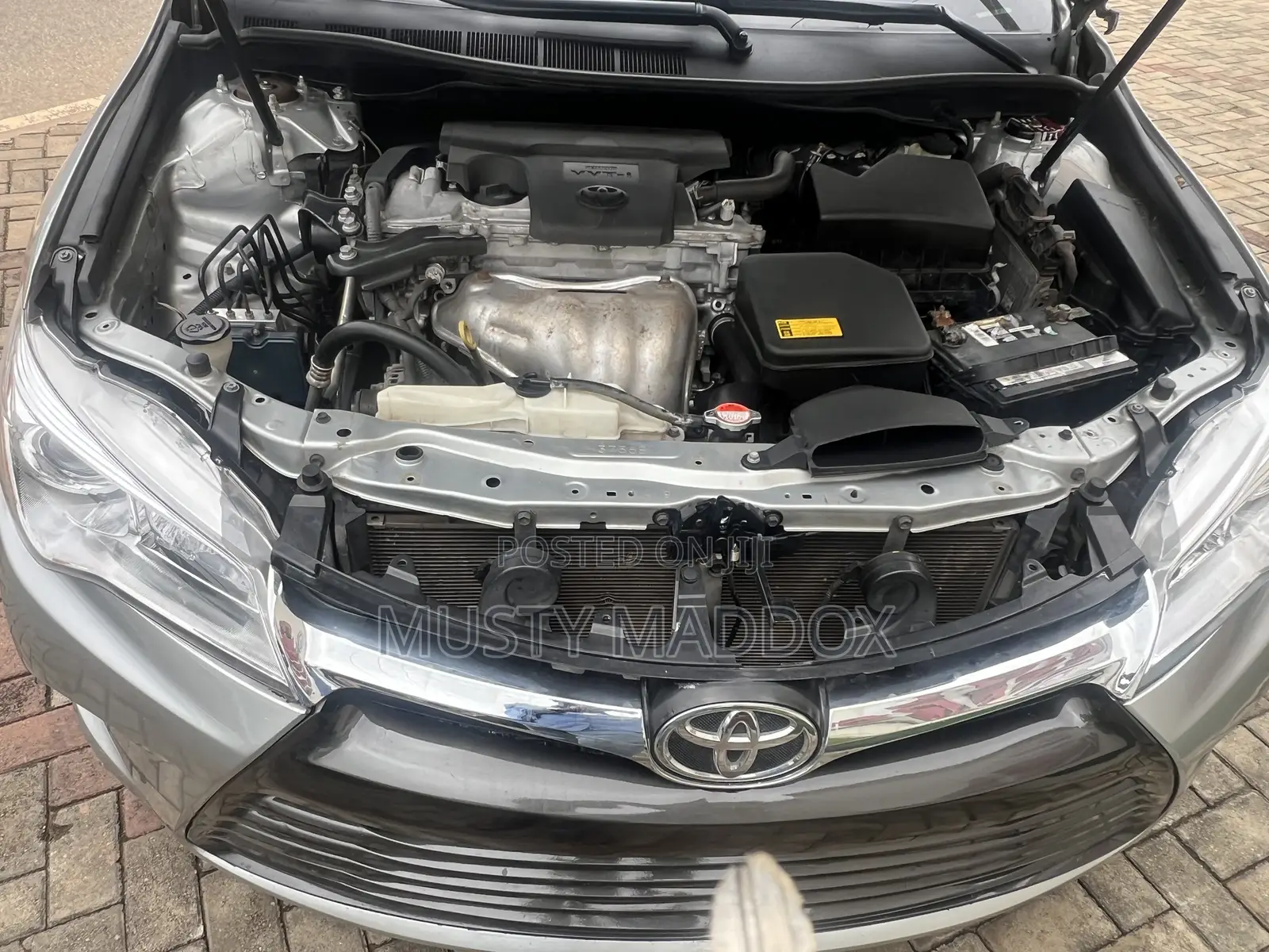 Toyota Camry 2016 Silver