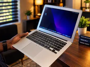 Laptop Apple MacBook 2017 8GB Intel Core i5 HDD 256GB