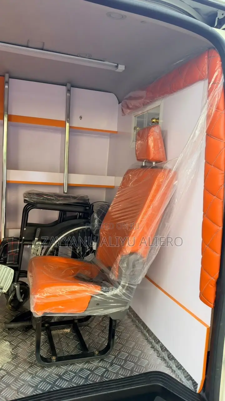 Toyota Grand HiAce 2002 White