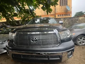 Toyota Tundra Double Cab 4x4 Limited 2012 Gray