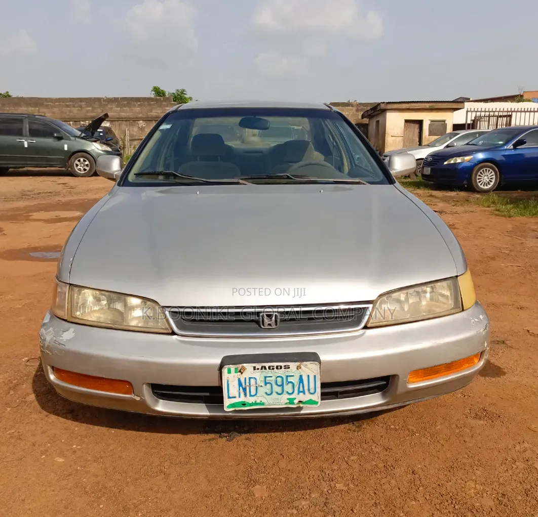 Honda Accord 1998 Silver