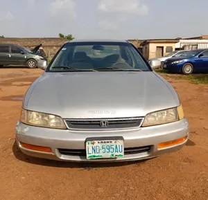 Honda Accord 1998 Silver