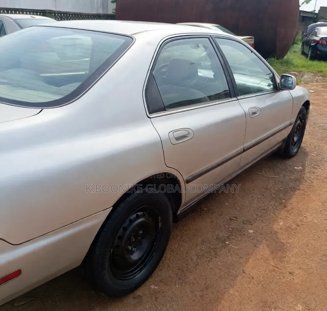 Honda Accord 1998 Silver