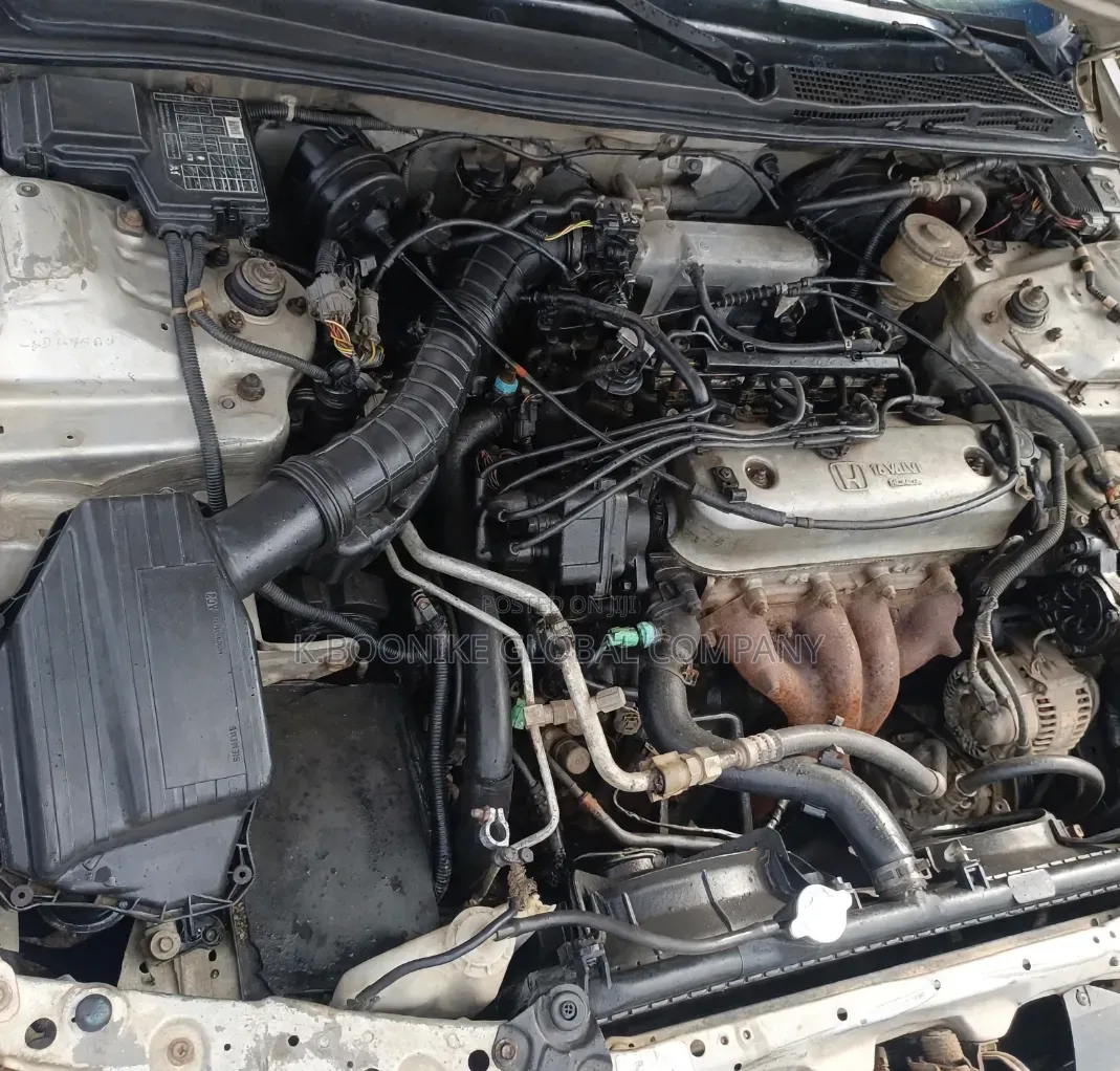 Honda Accord 1998 Silver