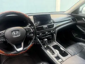 Honda Accord 2018 White