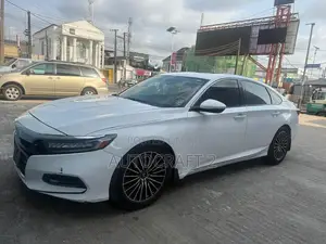 Honda Accord 2018 White