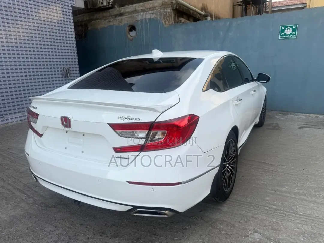 Honda Accord 2018 White