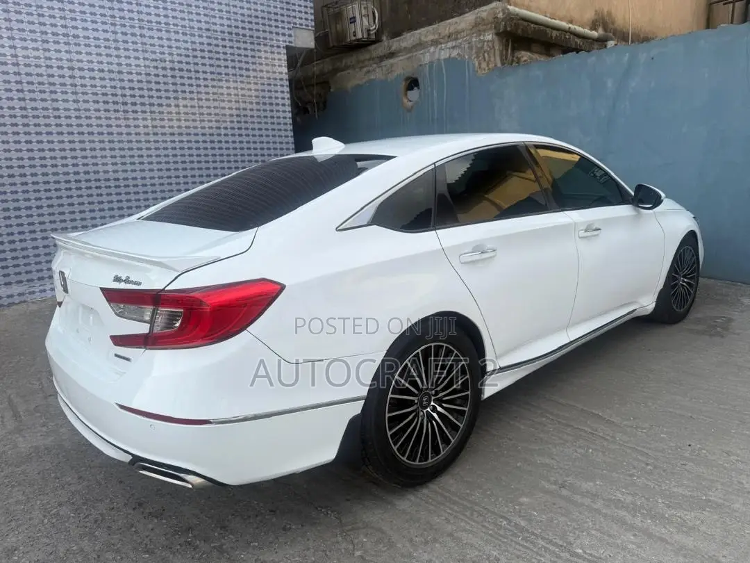 Honda Accord 2018 White