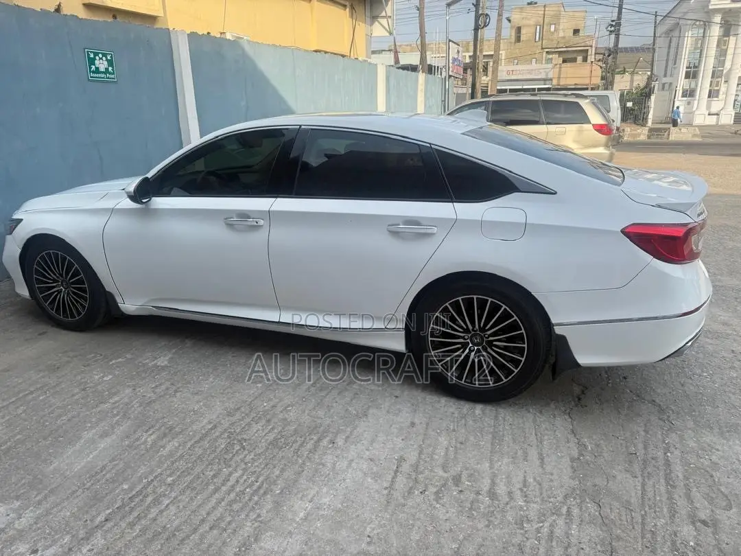 Honda Accord 2018 White