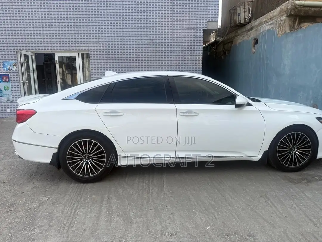Honda Accord 2018 White