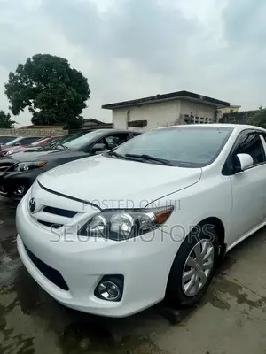 Toyota Corolla 2013 White