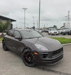 Porsche Macan GTS AWD 2025 Burgundy