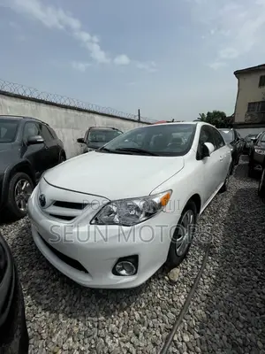 Toyota Corolla 2011 White
