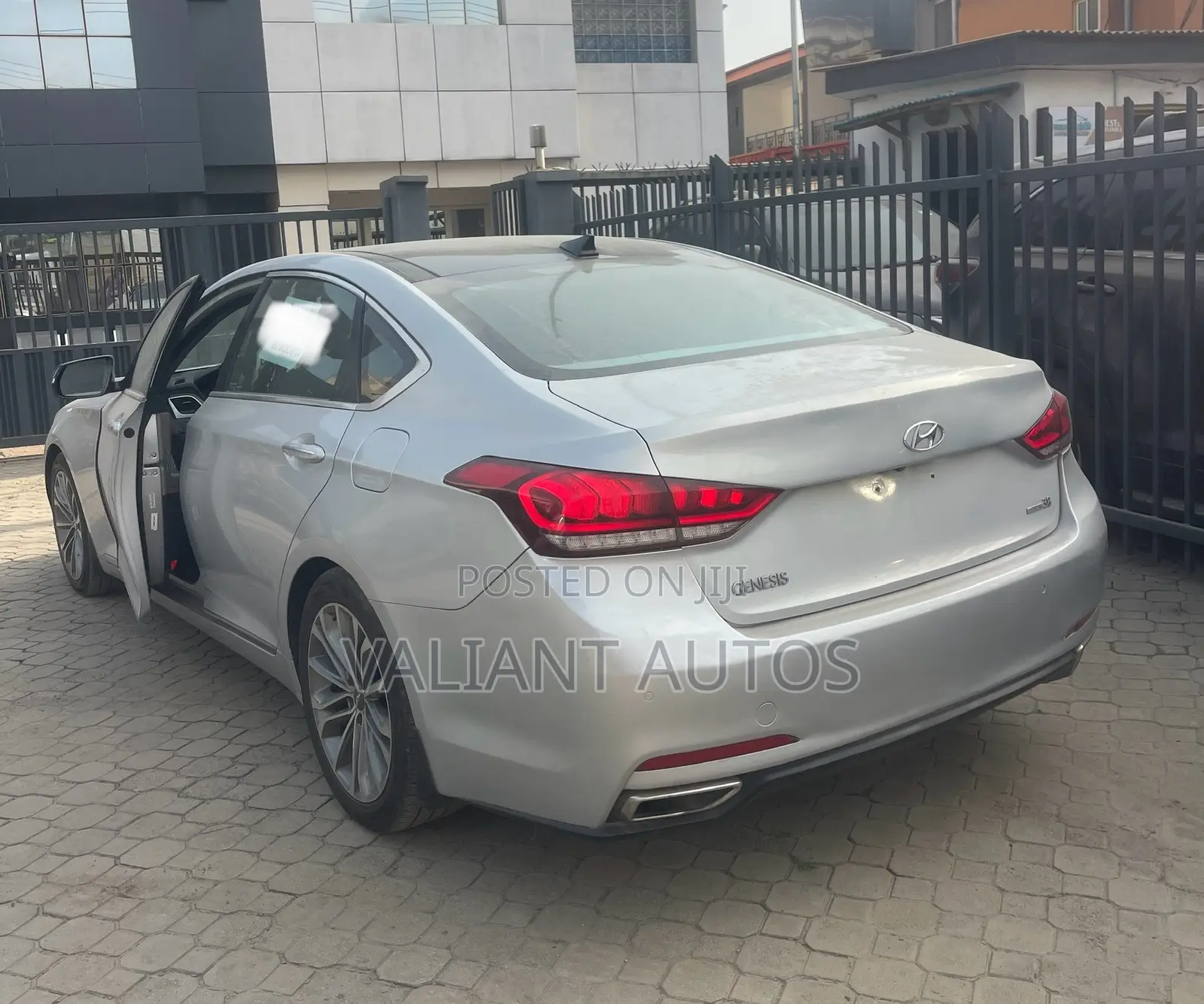 Hyundai Genesis 2015 Silver