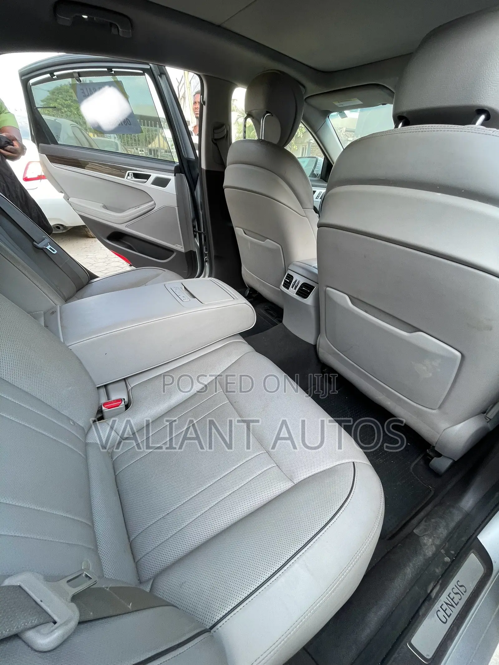 Hyundai Genesis 2015 Silver