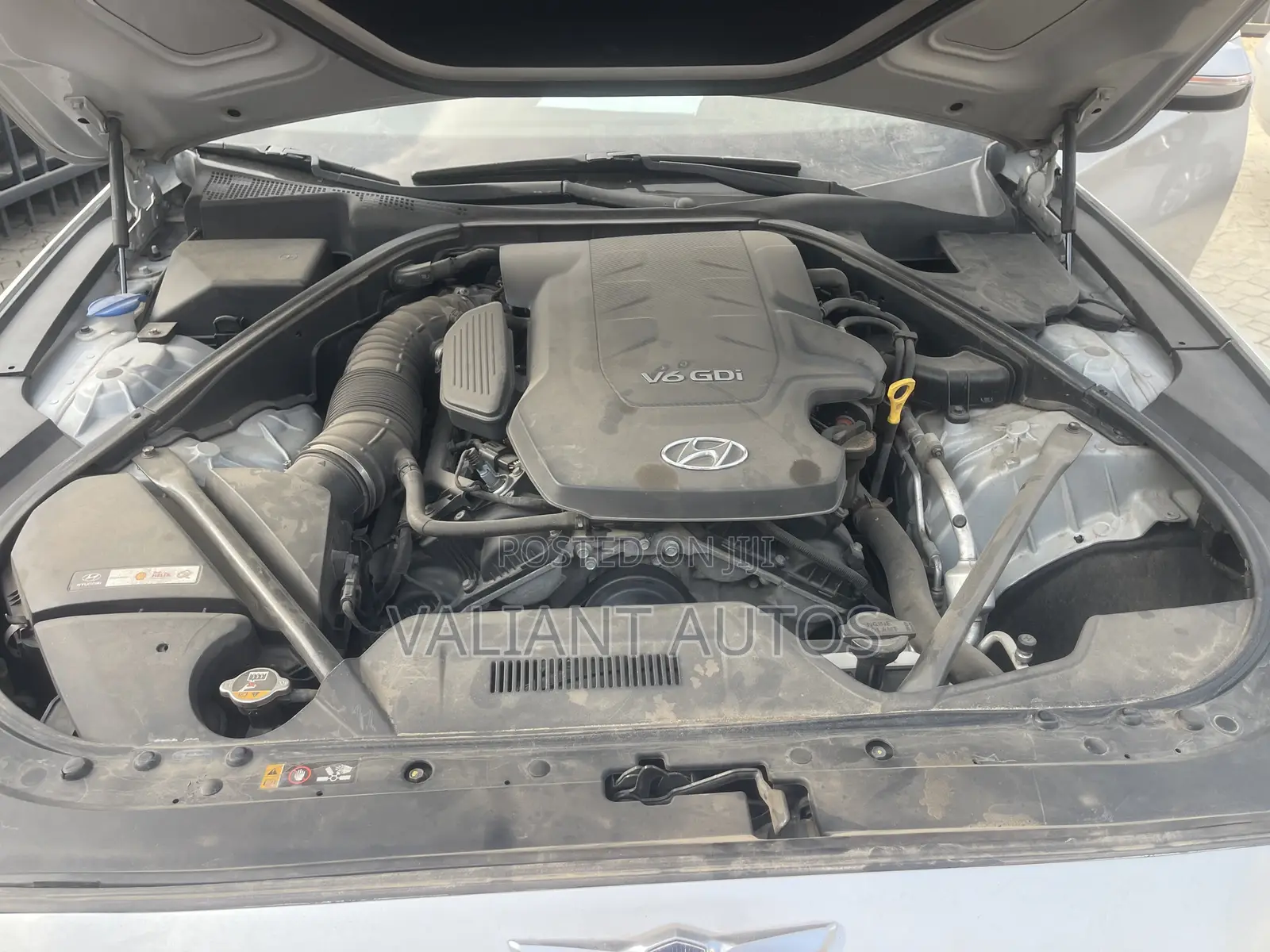 Hyundai Genesis 2015 Silver
