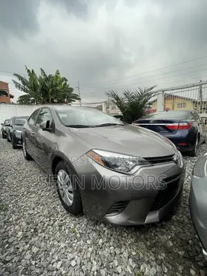 Toyota Corolla 2015 Brown