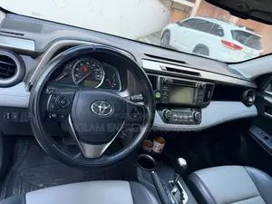 Toyota RAV4 2015 Silver