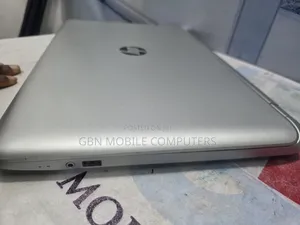 Laptop HP Pavilion 17 8GB Intel Core i3 HDD 500GB