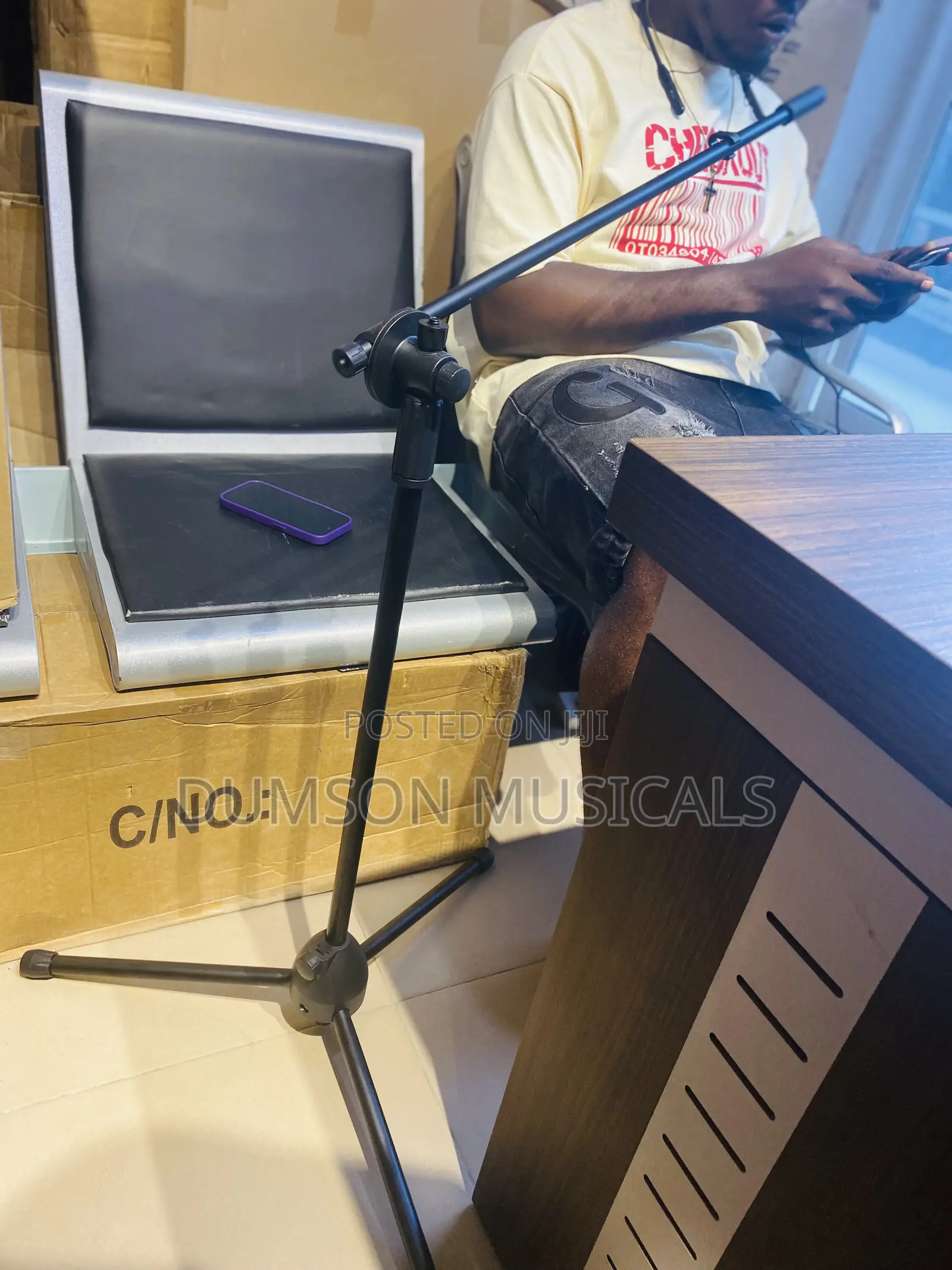 Adjustable 3 Legs Microphone Stand With Mic Holder