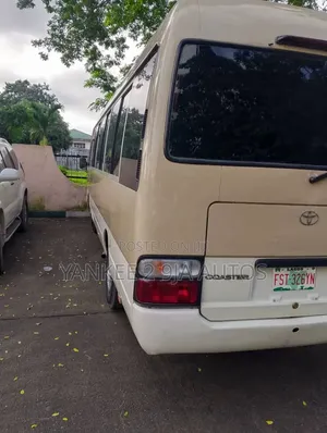 Toyota Coaster 2017 Yellow
