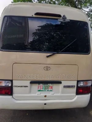 Toyota Coaster 2017 Yellow