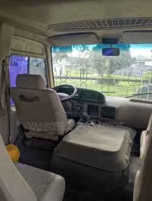 Toyota Coaster 2017 Yellow