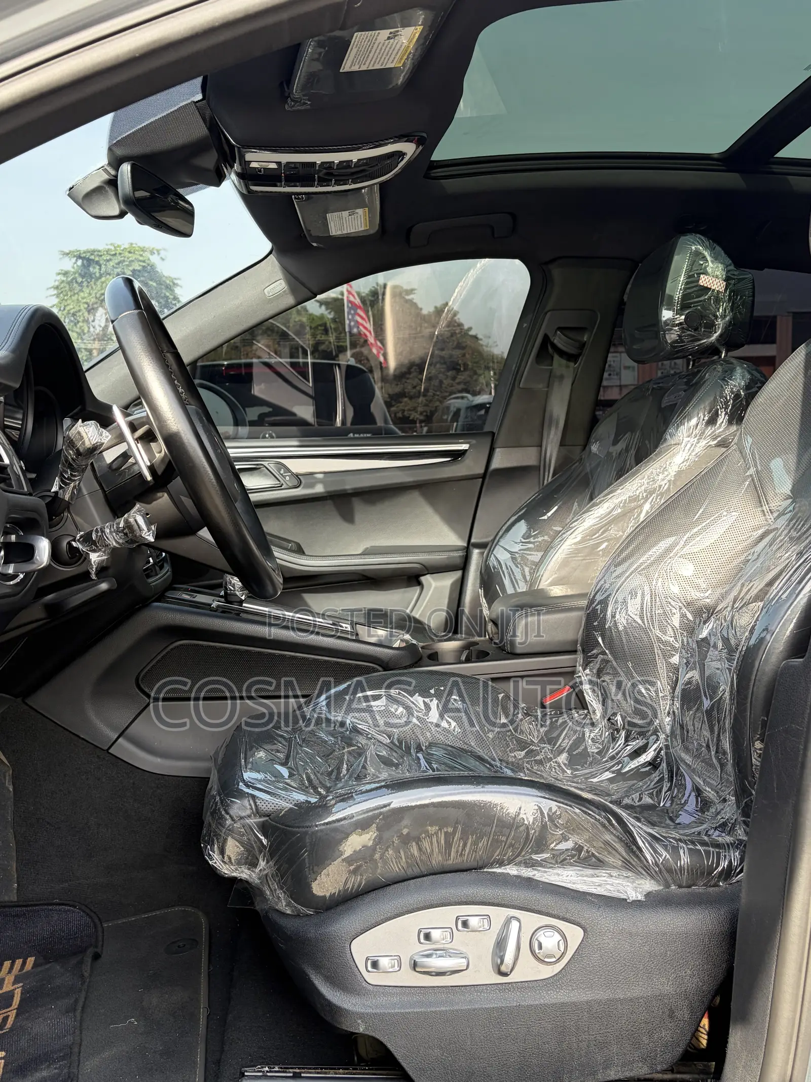 Porsche Macan 2023 Silver