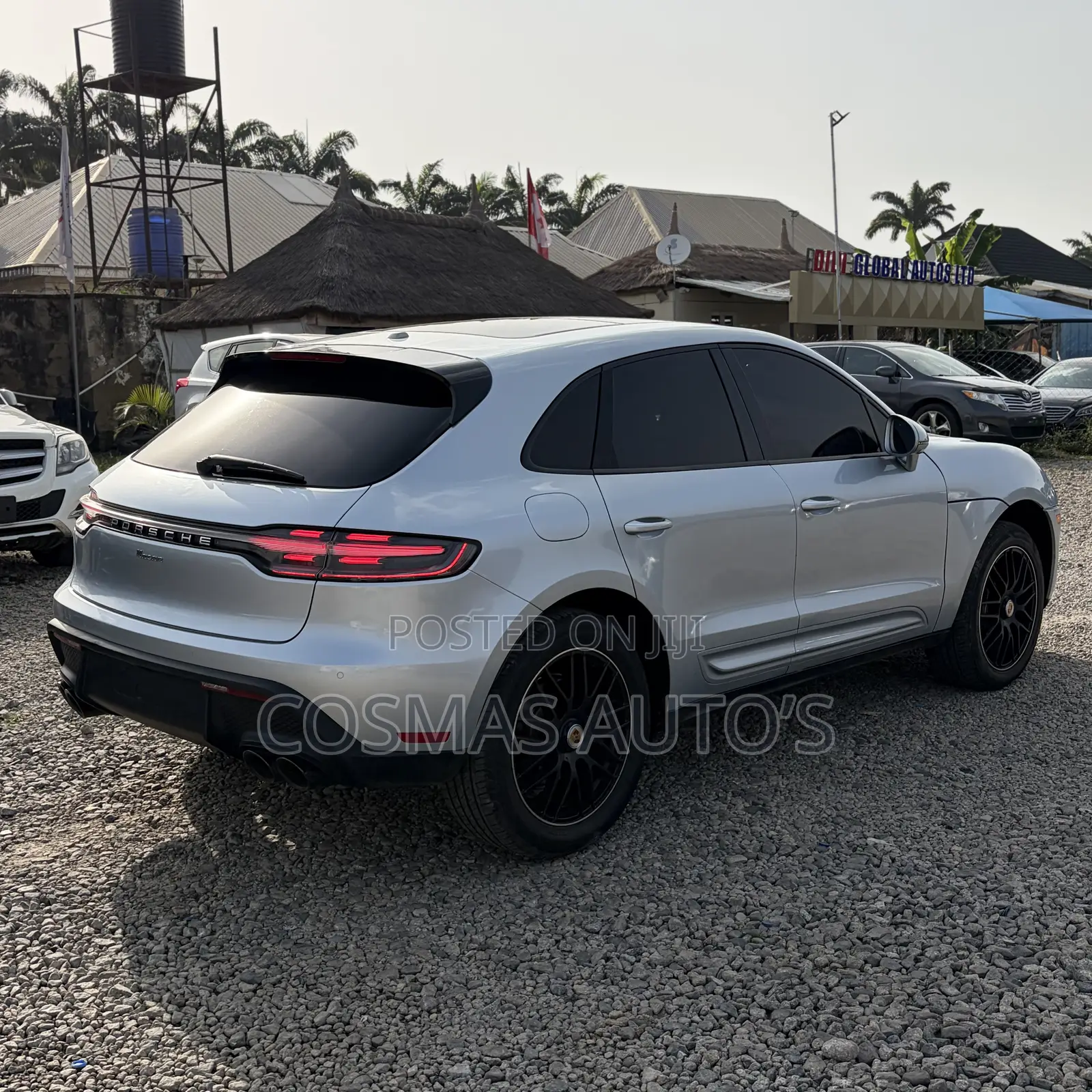 Porsche Macan 2023 Silver