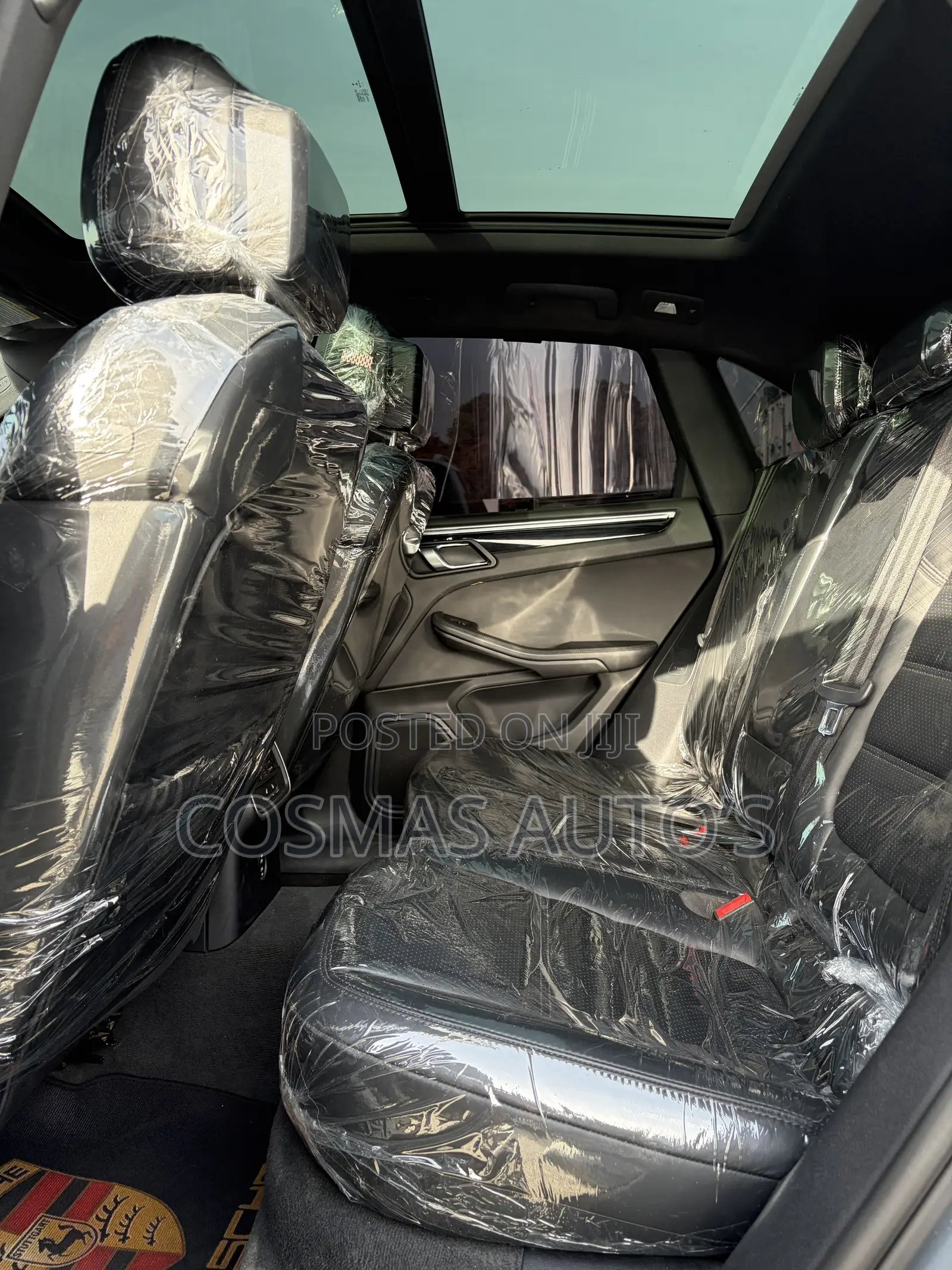 Porsche Macan 2023 Silver