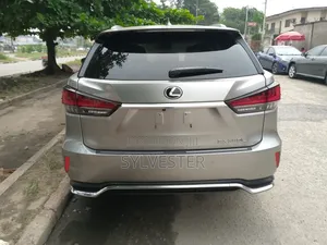 Lexus RX 2021
