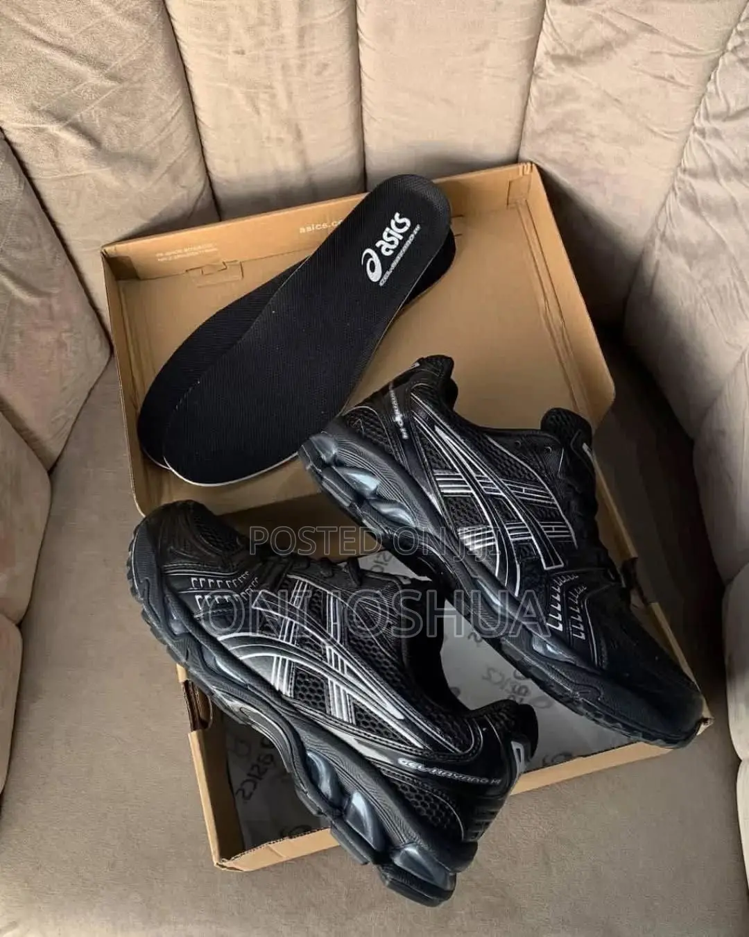 Asics Sneakers