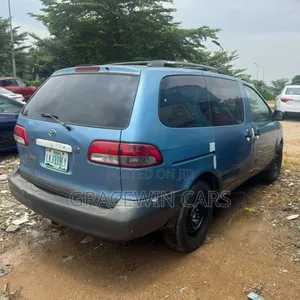 Toyota Sienna 2002 Blue