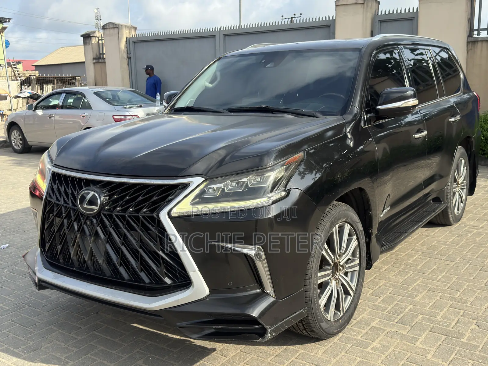 Lexus LX 570 AWD 2017 Black