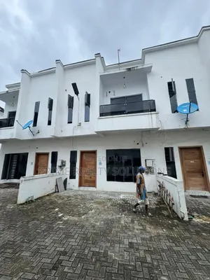 4bdrm Townhouse / Terrace in Ikota, Lagos for rent