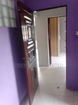 3bdrm Apartment in Nice Area, Awolowo Way for rent